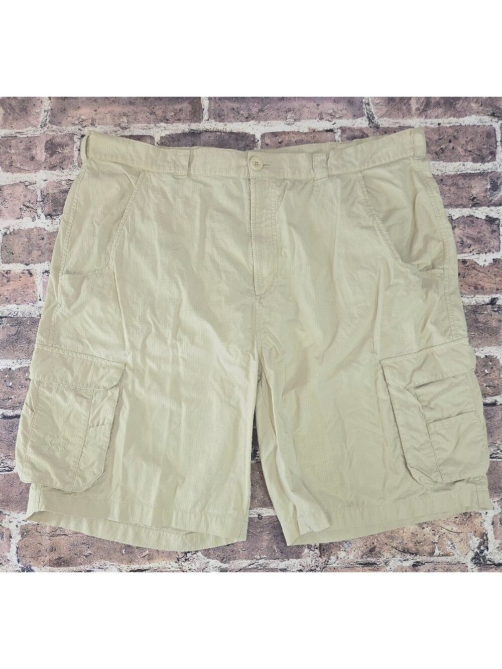 Under Armour Mens Beige Ripstop Cargo Shorts Size 40 Outdoor Hiking